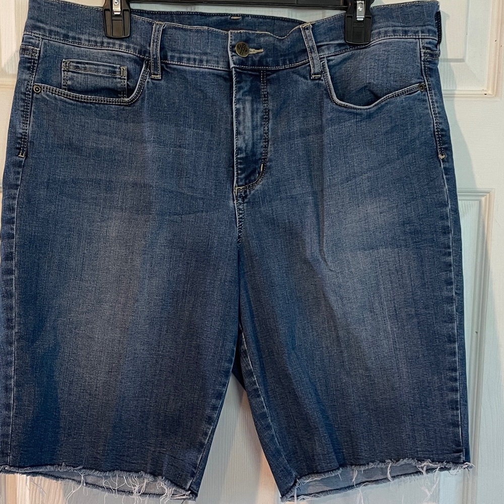 NYDJ Size 14 Indigo Blue Denim Brielle Jean Shorts